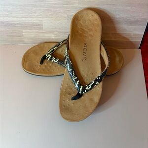 Vionic Women's Snakeskin Pattern Sandals
